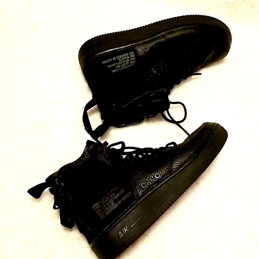 RARE Nike SF Air Force 1 Mid Triple Black